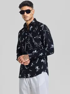 Snitch Men Smart Spread Collar Abstract Printed Cotton Casual Shirt