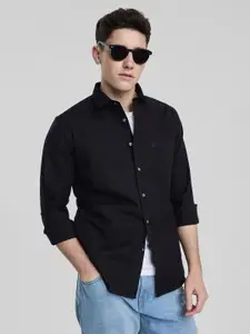 Snitch Men Smart Spread Collar Solid Cotton Casual Shirt