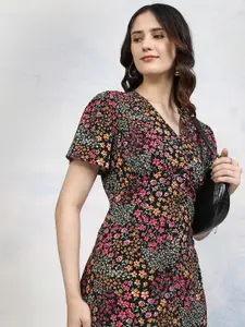 Tokyo Talkies Printed V-Neck Short Sleeves A-Line Midi Dresses