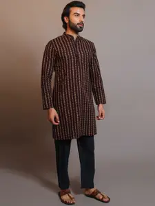 Vastraa Fusion Geometric Printed Mandarin Collar long Sleeves Pure Cotton Straight Kurta