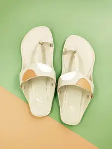 THE MADRAS TRUNK Women One Toe Flats with Bows