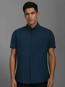 Louis Philippe Sport Men Slim Fit Opaque Casual Shirt