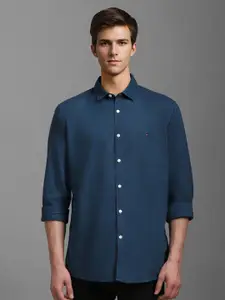 Louis Philippe Jeans Men Spread Collar Solid Cotton Slim Fit Casual Shirt