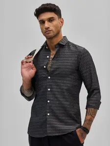 Snitch Men Smart Spread Collar Textured Casual Shirt