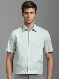 Louis Philippe Men Classic Spread Collar Vertical Striped Cotton Formal Shirt