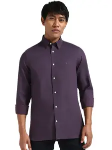 Tommy Hilfiger Men Spread Collar Textured Cotton Slim Fit Casual Shirt