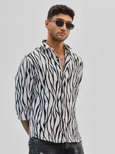 Snitch Men Smart Spread Collar Abstract Printed Casual Shirt
