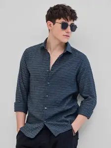 Snitch Men Smart Spread Collar Textured Casual Shirt