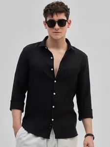 Snitch Men Smart Spread Collar Solid Casual Shirt