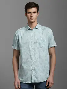 Louis Philippe Jeans Men Spread Collar Geometric Printed Slim Fit Casual Shirt