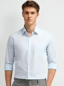 Arrow Men Cutaway Collar Solid Cotton Slim Fit Formal Shirt