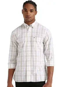 Tommy Hilfiger Men Spread Collar Tartan Checked Cotton Slim Fit Casual Shirt