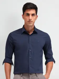 Arrow New York Men Manhattan Spread Collar Solid Cotton Slim Fit Casual Shirt