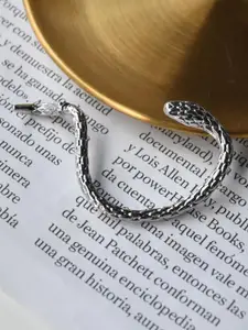 VAGHBHATT Silver-Plated Stainless Steel Snake Shaped Ear Cuff