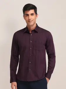 U.S. Polo Assn. Men Cutaway Collar Vertical Striped Cotton Tailored Fit Casual Shirt