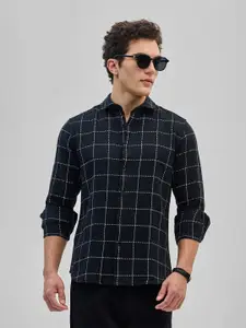 Snitch Men Smart Spread Collar Windowpane Checked Casual Shirt