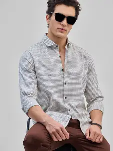 Snitch Men Smart Spread Collar Micro Checked Cotton Casual Shirt