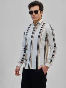 Snitch Men Smart Spread Collar Vertical Striped Cotton Casual Shirt