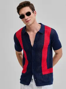 Snitch Men Smart Spread Collar Textured Cotton Casual Shirt