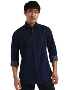 Calvin Klein Jeans Men Spread Collar Textured Cotton Slim Fit Casual Shirt