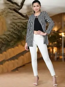 IUGA Geometric Printed Hip Length Button Shrug