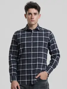Snitch Men Smart Slim Fit Spread Collar Checked Cotton Casual Shirt