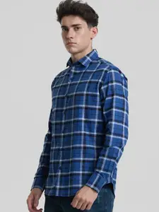 Snitch Men Smart Spread Collar Checked Cotton Slim Fit Casual Shirt