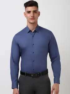 Peter England Men Spread Collar Solid Cotton Slim Fit Casual Shirt