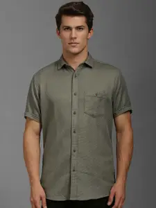 Louis Philippe Jeans Men Spread Collar Solid Cotton Slim Fit Casual Shirt