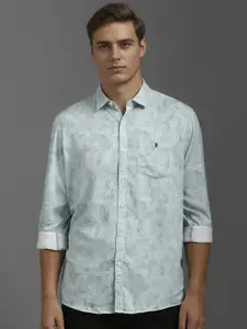 Louis Philippe Jeans Men Spread Collar Geometric Printed Cotton Slim Fit Casual Shirt