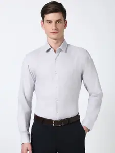 Peter England Men Spread Collar Textured Cotton Casual Shirt