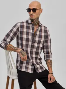 Snitch Men Smart Spread Collar Checked Cotton Casual Shirt