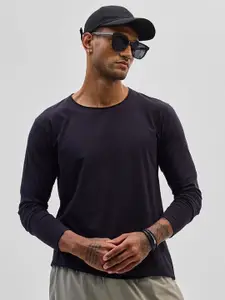 Snitch Men Solid Round Neck Cotton Slim Fit T-shirt