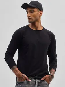 Snitch Men Solid Round Neck Cotton Slim Fit T-shirt