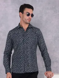 Crimsoune Club Men Smart Spread Collar Abstract Printed Cotton Slim Fit Casual Shirt