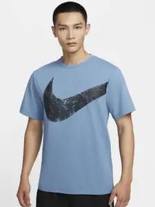 Nike Hyverse Swoosh Men's Dri-FIT Short-Sleeve Fitness Tshirt