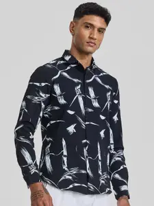 Snitch Men Smart Cutaway Collar Abstract Printed Slim Fit Casual Shirt