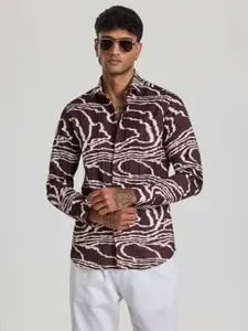 Snitch Men Smart Spread Collar Abstract Printed Slim Fit Casual Shirt