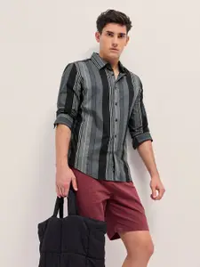 THE BEAR HOUSE Men Spread Collar Multi Striped Pure Cotton Slim Fit Casual Shirt