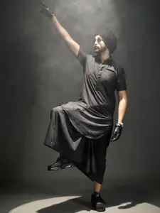 VASTRAMAY Geometric Embroidered Sequinned Shirt Collar Straight Kurta With Mundu