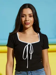 AAHWAN Women Solid Cropped Regular Fit Top