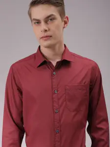 The Indian Garage Co. X Luxe Men Cutaway Collar Solid Slim Fit Formal Shirt