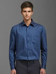 Louis Philippe Men Classic Spread Collar Geometric Printed Cotton Formal Shirt
