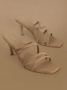 Lavie Women Textured Kitten Heels