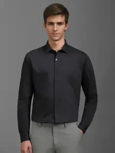 Louis Philippe Men Spread Collar Textured Cotton Slim Fit Formal Shirt