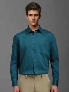 Louis Philippe Men Classic Spread Collar Solid Cotton Formal Shirt