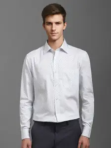 Louis Philippe Men Classic Spread Collar Micro Disty Printed Cotton Formal Shirt