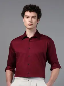 DON VINO Men Comfort Cutaway Collar Solid Cotton Slim Fit Formal Shirt