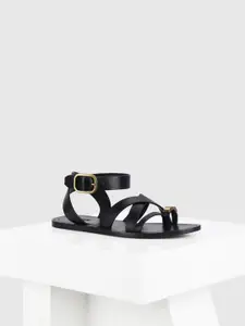 Oroh Women One Toe Flats with Backstrap