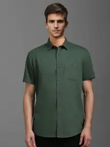 Louis Philippe Jeans Men Spread Collar Solid Cotton Slim Fit Casual Shirt